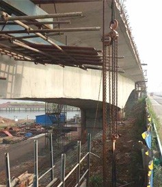 手拉葫芦在桥梁建设为交通顺