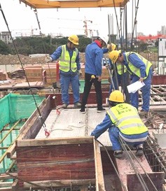 建筑楼盘新盘建设中二层梁板